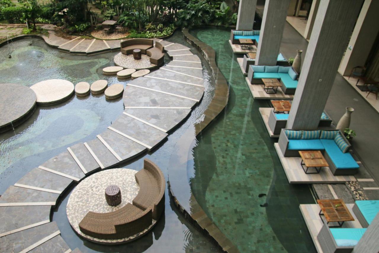Graha Makara Suite Hotel & Residence ชีการัง ภายนอก รูปภาพ