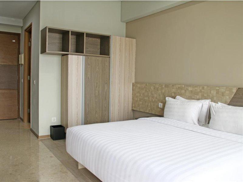 Graha Makara Suite Hotel & Residence ชีการัง ภายนอก รูปภาพ