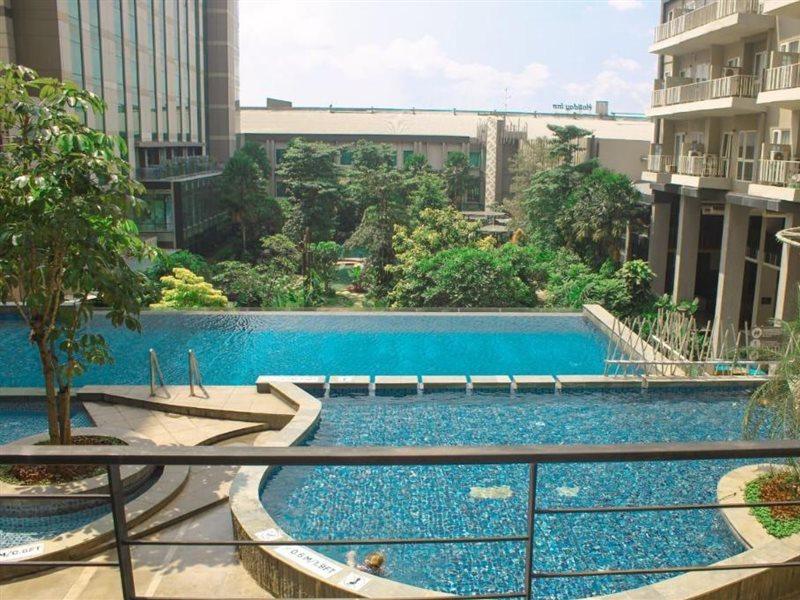 Graha Makara Suite Hotel & Residence ชีการัง ภายนอก รูปภาพ